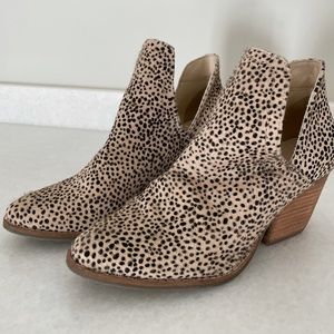 Coconuts by Matisse Boots - Tan Leopard - size 8